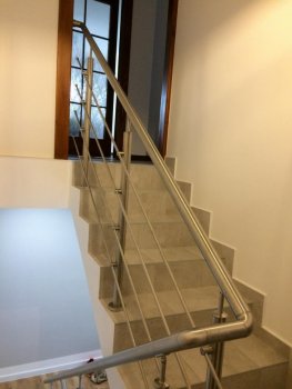 Interiérové nerezové zábradlie