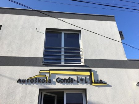 Exteriérové zábradlia rodinný dom - rôzne