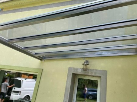 Nerezový prístrešok nad vchod