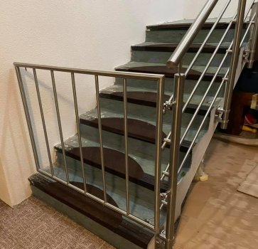 Nerezové zábradlie a bránička