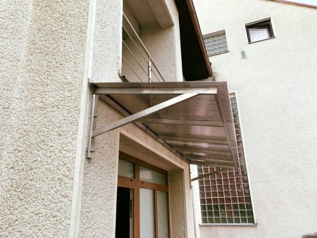 Strieška nad dvere z nerezu